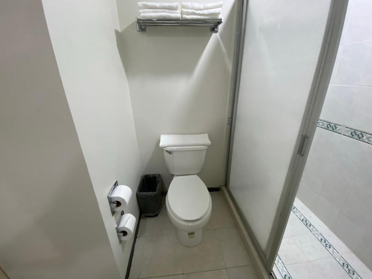 Hotel Enterprise Inn Poliforum 莱昂 外观 照片