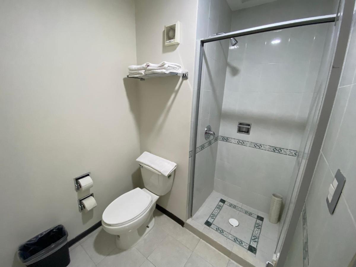 Hotel Enterprise Inn Poliforum 莱昂 外观 照片