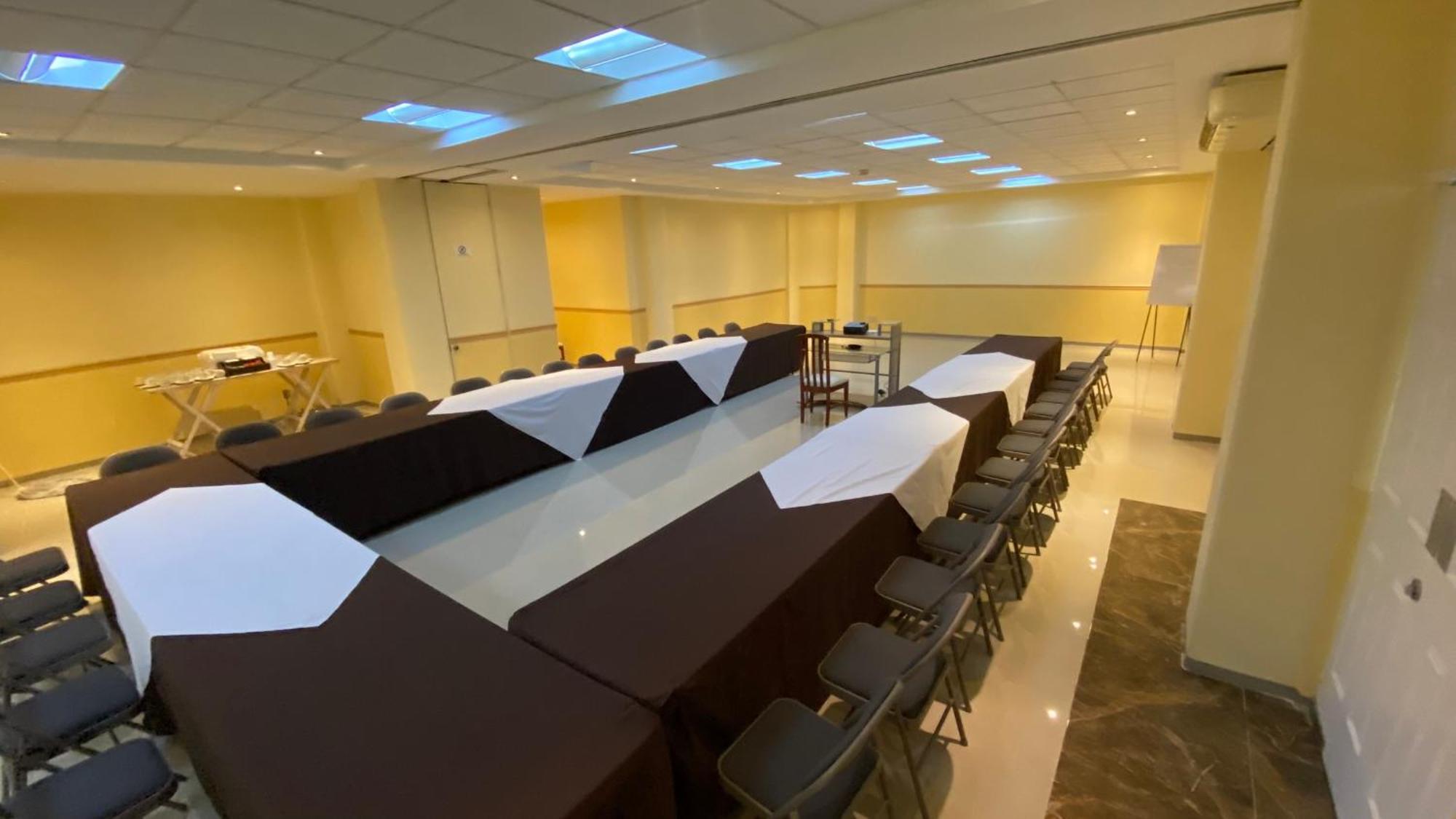 Hotel Enterprise Inn Poliforum 莱昂 外观 照片